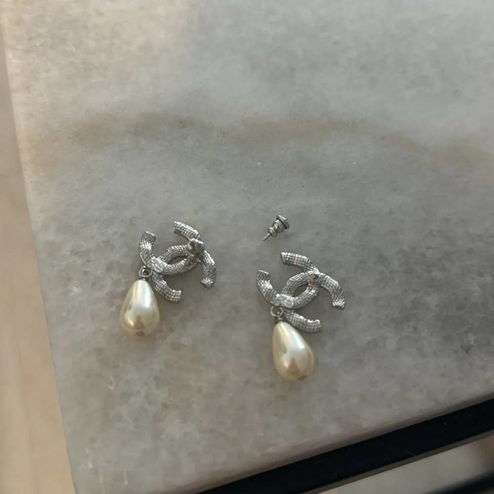 Chanel earrings - Picture 4 of 4